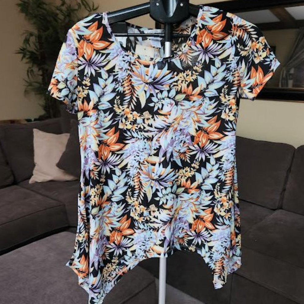 NWT Emily Stacy floral print tunic top sz small